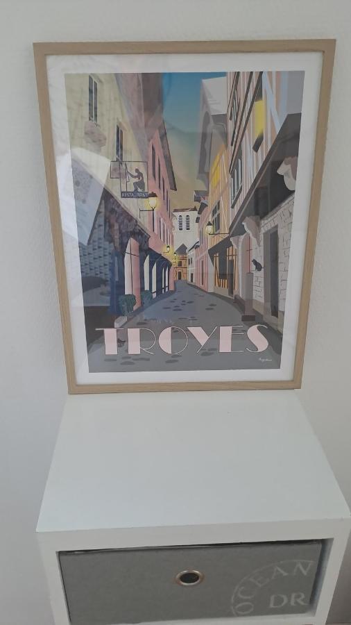 Appartement Le Gambetta ทรัวส์ ภายนอก รูปภาพ